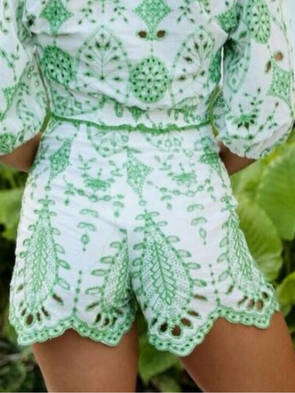 Zara Shorts for Women’s White with Green Eyelet Embroidery Size XL NWT - Picture 2 of 12
